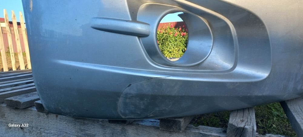 Продам бампер оригинал на кобальт.