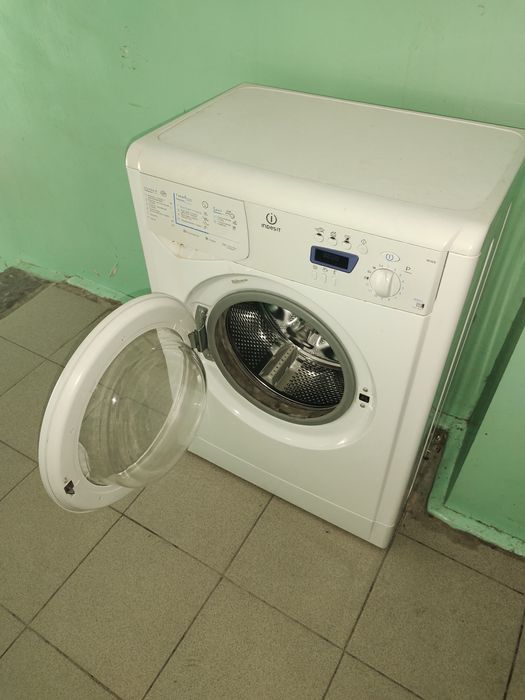 Стиральная машина indesit