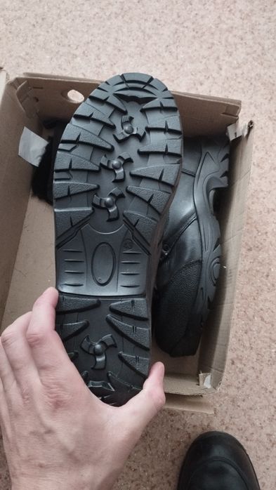 Продам берцы новые две пары!!!