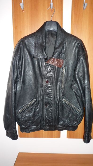 Scurta piele Italia.