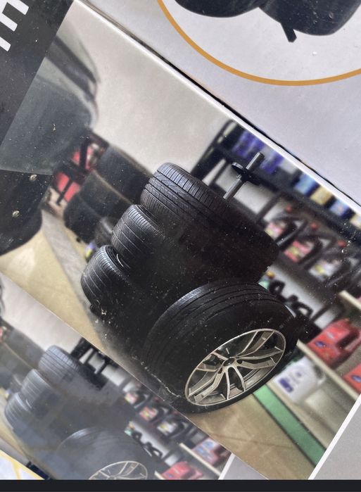 Стойка за гуми с джанти