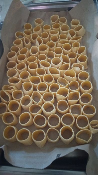 Paste de casă cu ouă de țară și făină de la moară