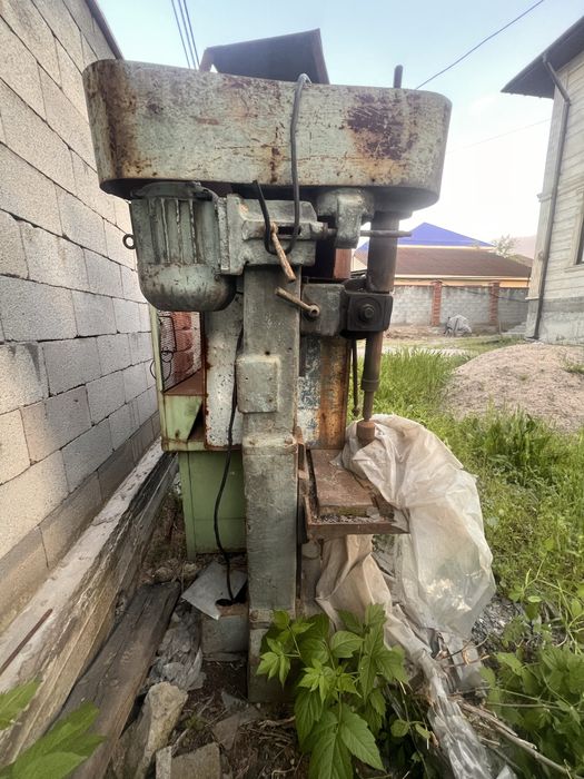 Фрезерный станок, кузнечный пресс