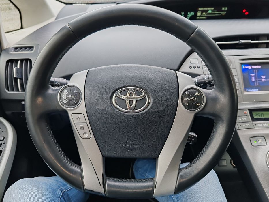 Închiriez Toyota prius3 Uber bolt