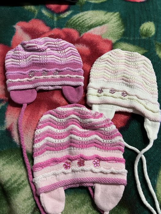 Продам новые детские шапки