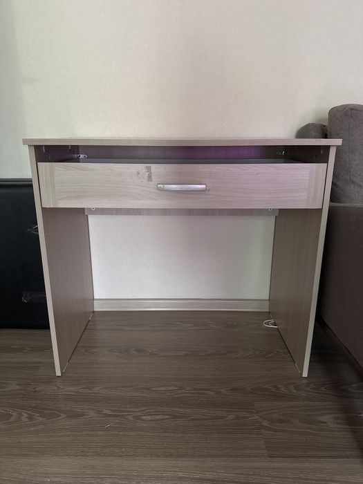 Продам Письменный стол