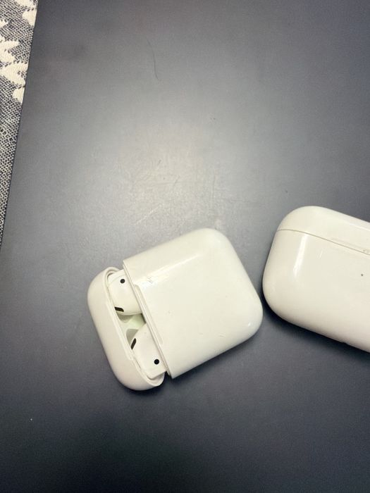 Наушники AirPods оригинал продам