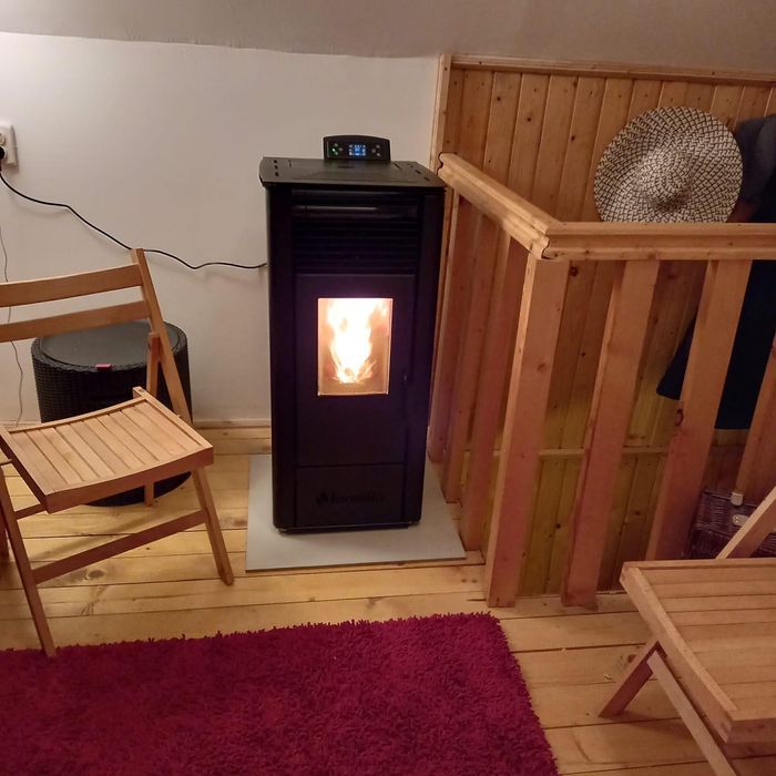 Semineu pe peleti cu aer cald Fornello 11kw