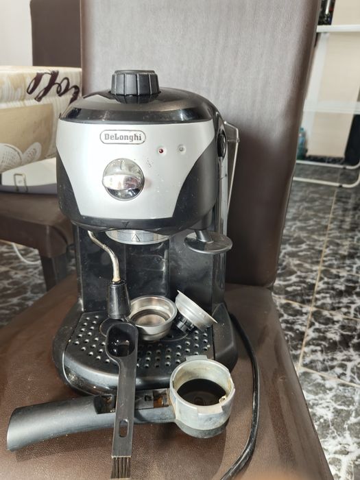 Espressor manual De'Longhi EC221.B, 15 bari, 1 l, Dispozitiv spumare,