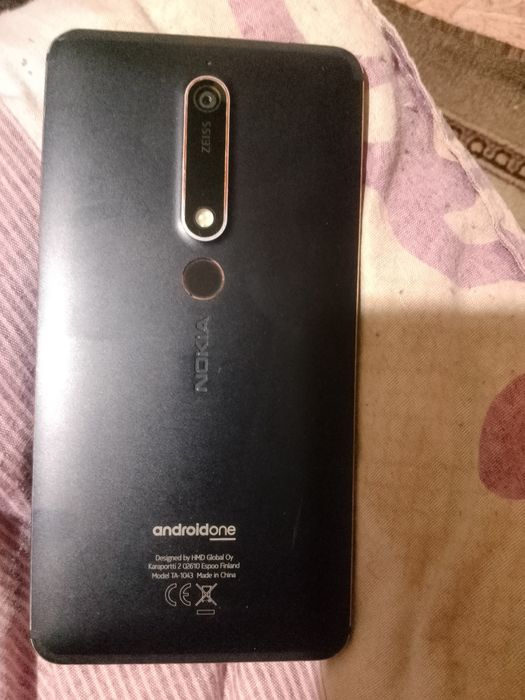 Продам телефон срочно