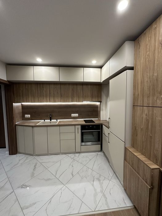 Кухня + шкаф за хол