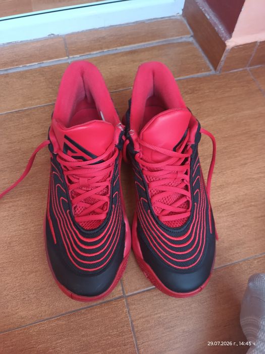 Маратонки  Nike  номер 42