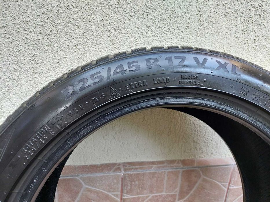 O anvelopa Continental AllSeasonContact 225 45 R17