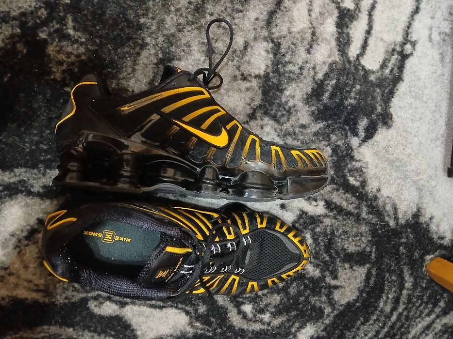 Обувки NIKE shox