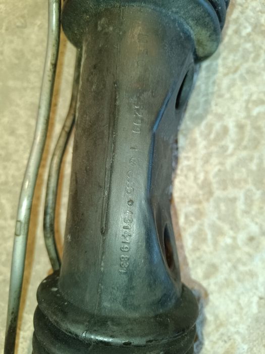 Продам рулевую рейку Ауди А6 С4