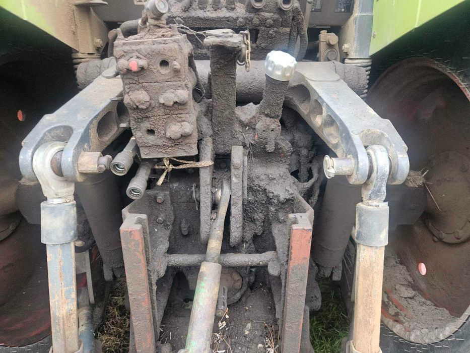 PIESE Tractoare CLAAS ARES 836RZ  –  pentru piese!