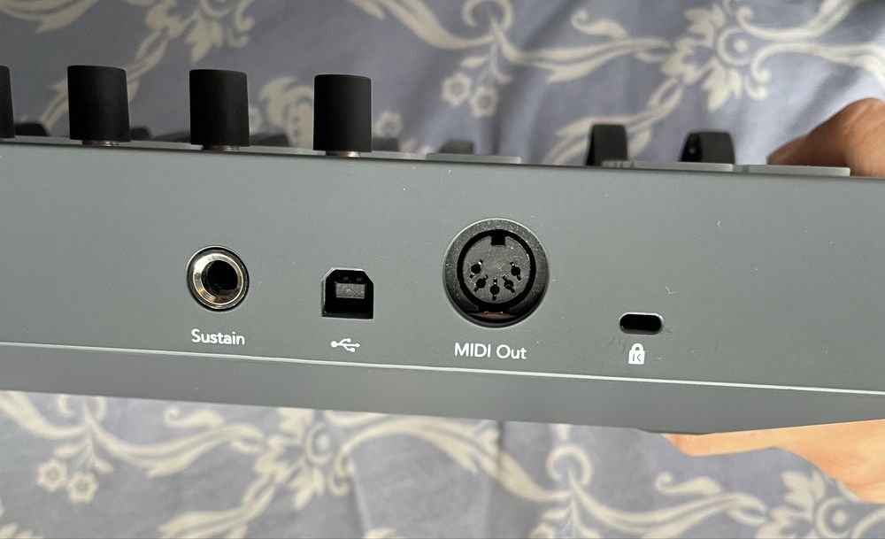 Novation FLkey 61 MIDI Миди клавиатура