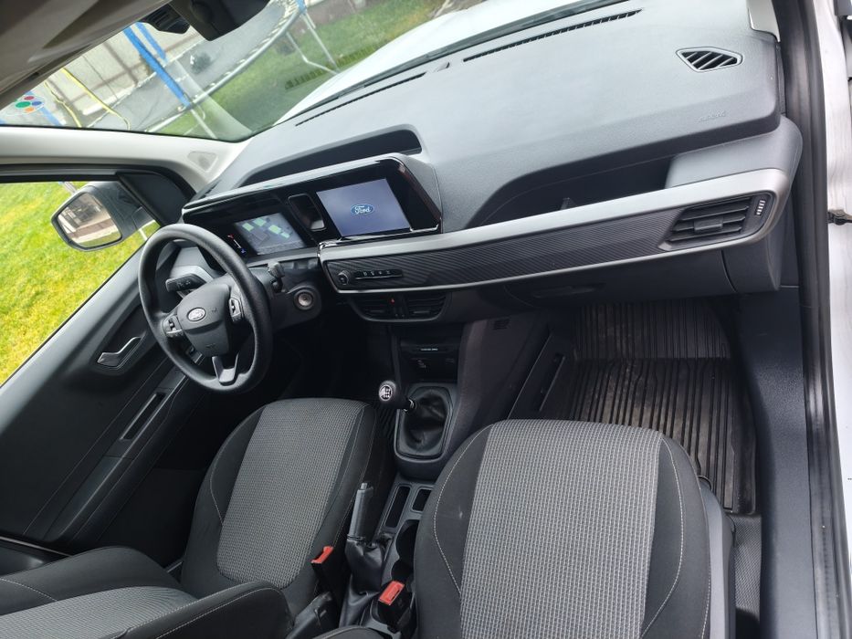 Ford Transit  Courier ușor avariat/avariate