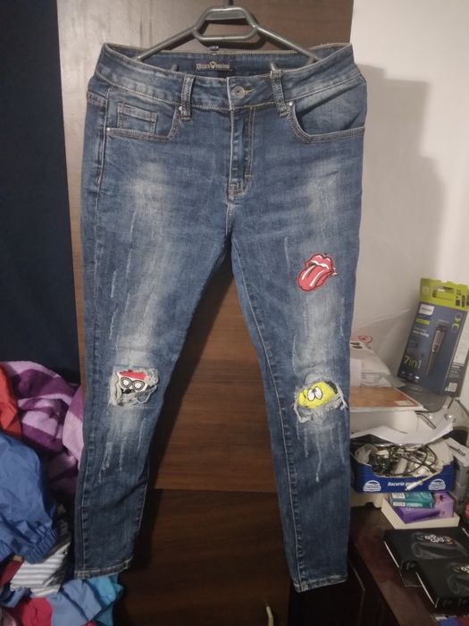 Blugi mărimea M ieftin la 30 de lei bucata