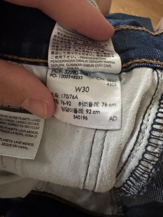 Levis blugi Marimea W31