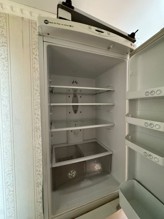 Продам холодильник 15 000