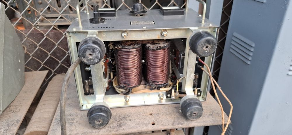 Зарядка для автомобиля. Для Аккумулятор НОВАЯ