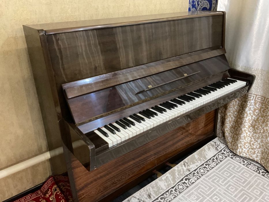 Продаётся пианино