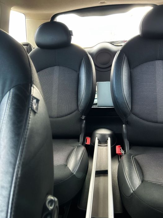 Mini Countryman Sunt Mini, mama ma alinta Minestrone, sunt in Romania de 3 ani. La pri
