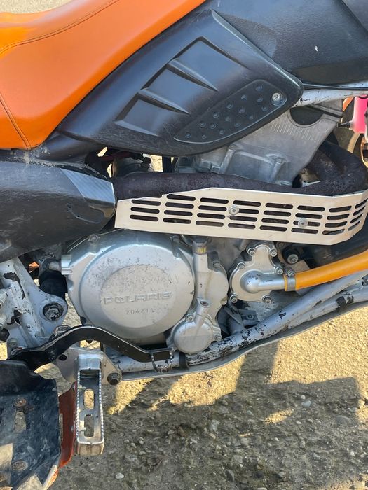 Vând polaris predator 500