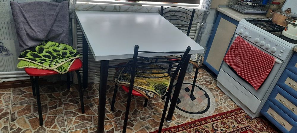 Стол      и слулья