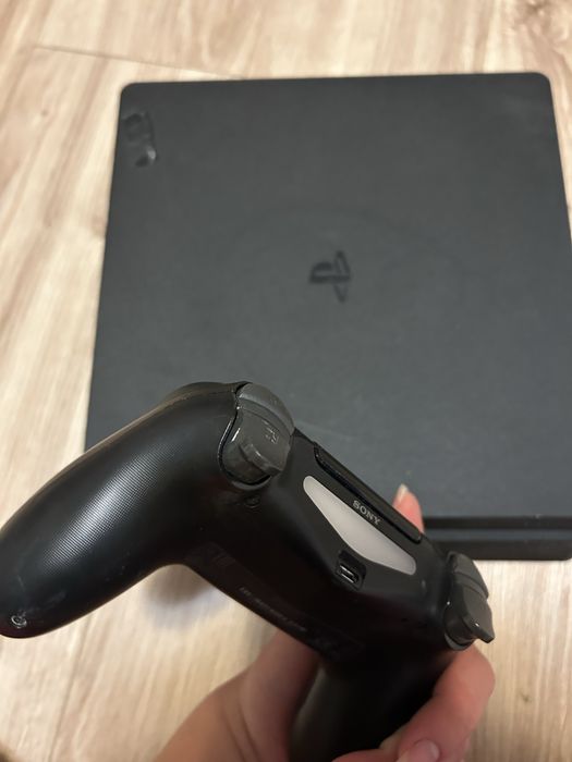 Ps 4 slim stare buna