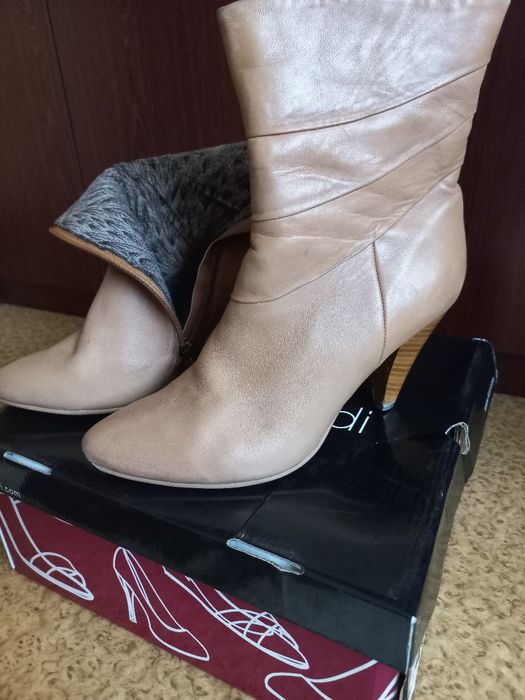 Сапоги кожаные, бежевые