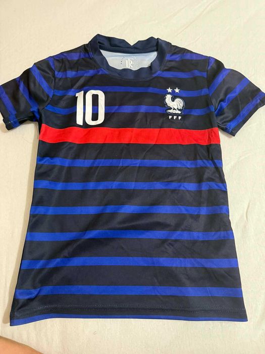 4 футболни тениски XS/S