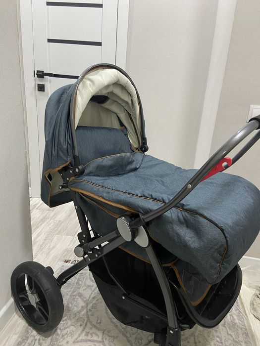 Срочно продам коляску с рождения до 3-лет