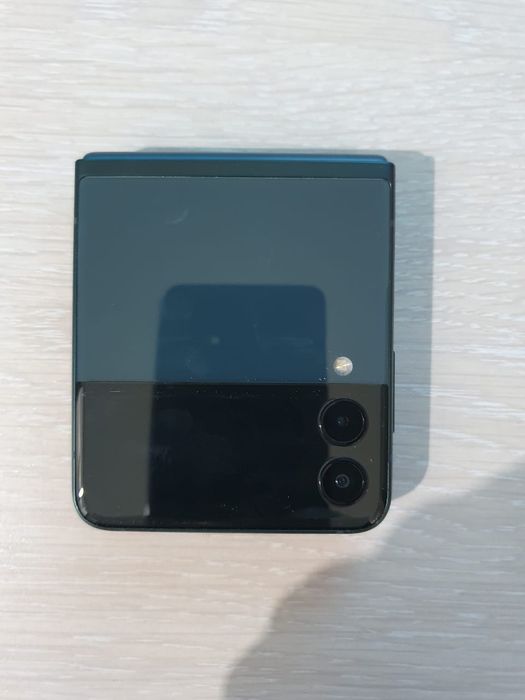 Samsung Galaxy z flip 3