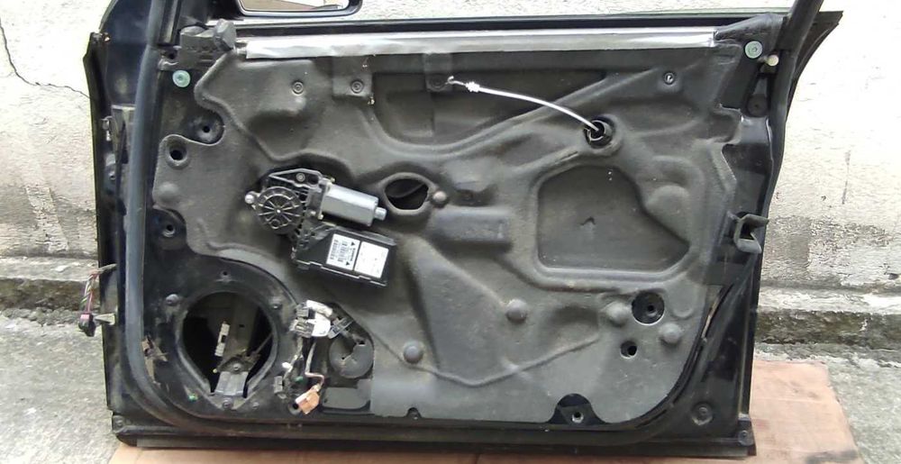 Оборудвана предна дясна врата с огледало за Audi A4 b7