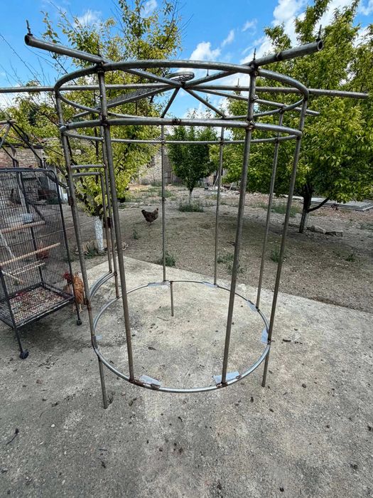 Огромна волиера за птици