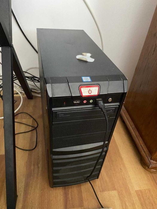 Vand calculator de gaming/office cu 1050ti i5 7400 16gb ram 1tb+ hdd