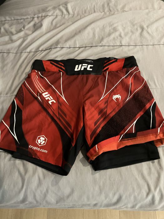 Venum шорти( оригинални)