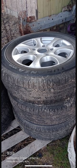 Vand jante  cu cauciucuri aproape noi  235/60/16