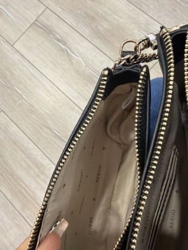 Дамска четна чанта GUESS