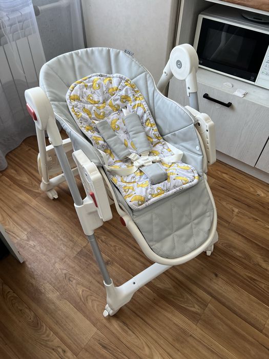 Стульчик для кормления ILovi Frutti серый