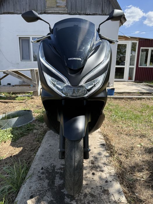 Макси скутер Honda pcx 150