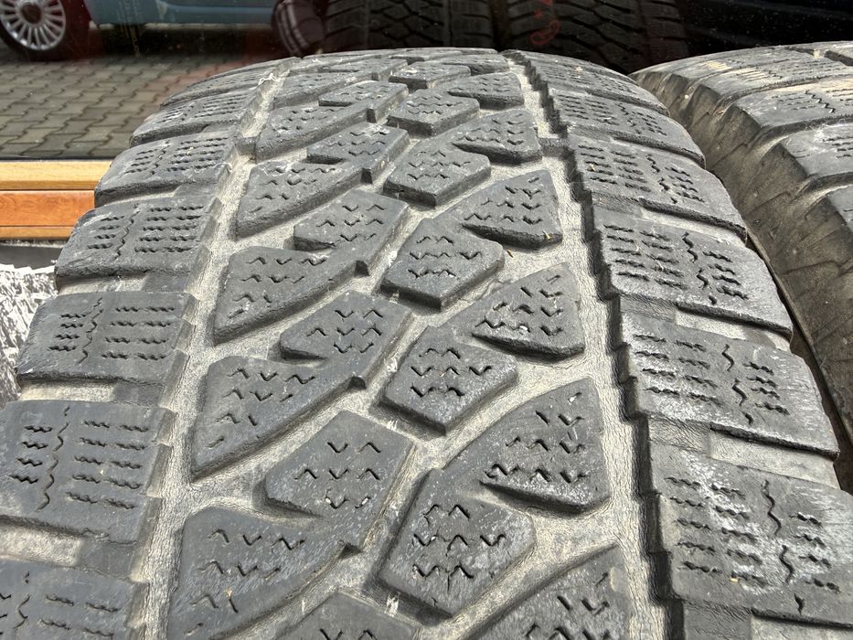 2бр. ТОВАРНИ Зимни Гуми 235/65R/16C -BRIDGESTONE- DOT:1917, 5.2мм. *50€ за 2бр.*