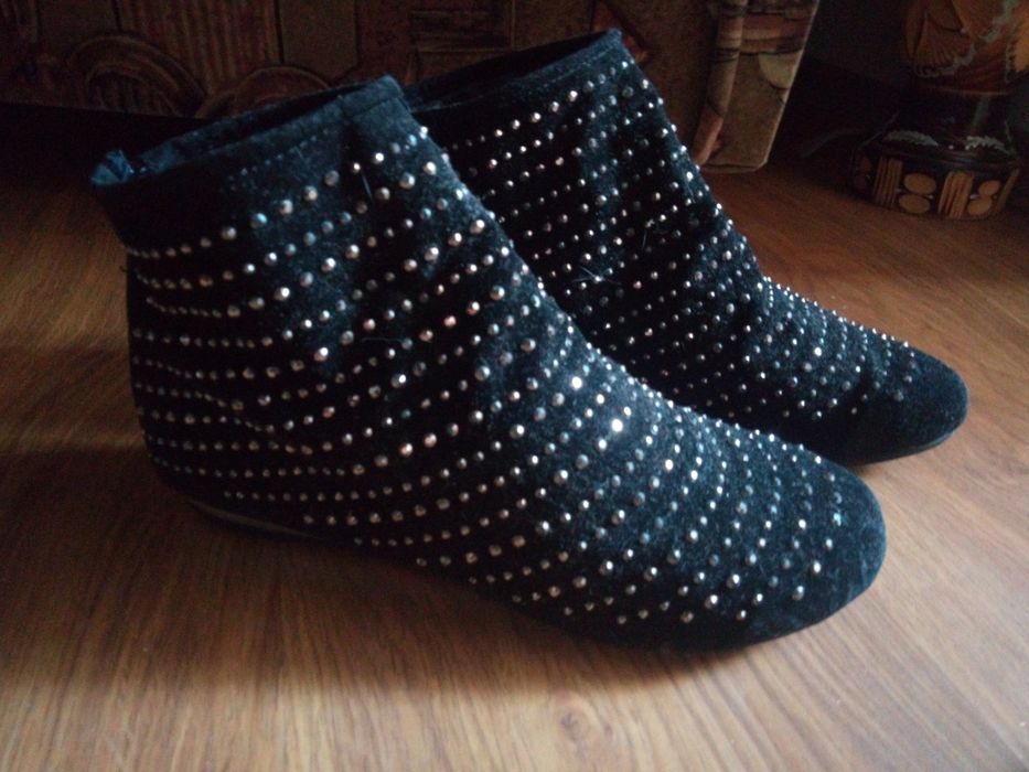 Vând ghete elegante cu cristale, mărimea 37-38