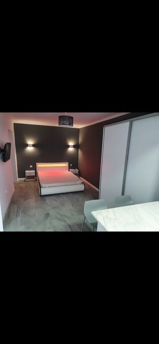 Închiriez garsoniera zona Bariera