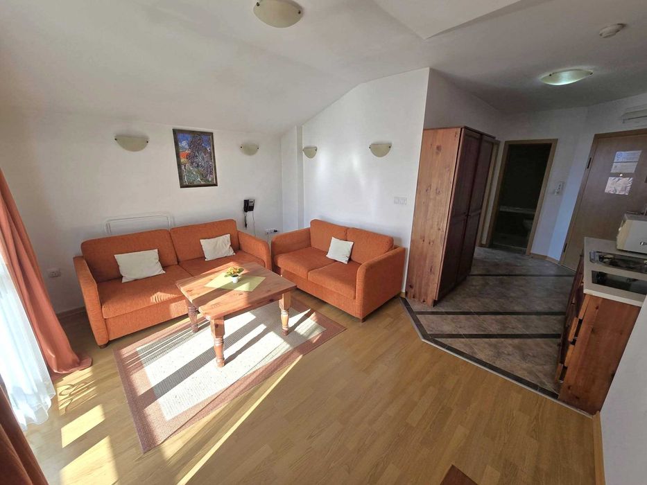 Tристаен апартамент с фронтална гледка към Пирин планина