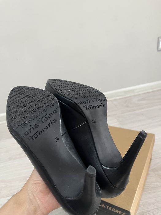 Женские новые туфли