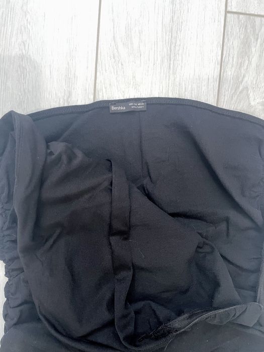 Черна мини рокля Bershka