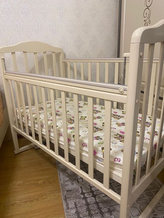 Детская кровать с матрасом